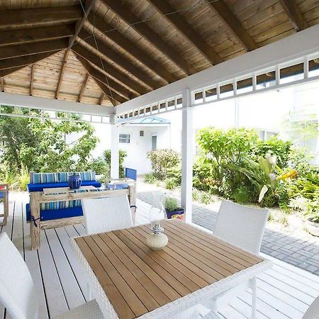 Villas Of The Galleon Seven Mile Beach Exterior foto