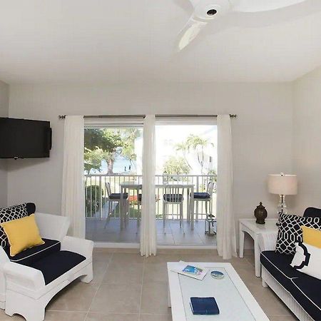 Villas Of The Galleon Seven Mile Beach Exterior foto
