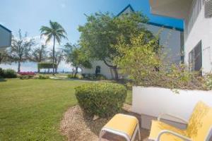 Villas Of The Galleon Seven Mile Beach Exterior foto