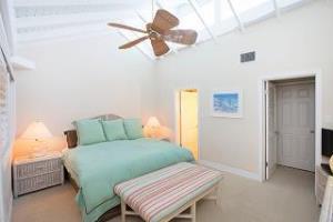 Villas Of The Galleon Seven Mile Beach Exterior foto