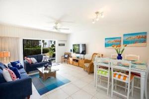 Villas Of The Galleon Seven Mile Beach Exterior foto